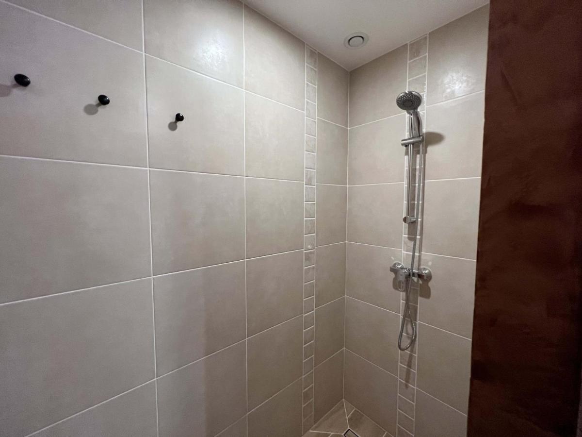 Bel Appartement Au Centre Du Vieux Joigny Dış mekan fotoğraf