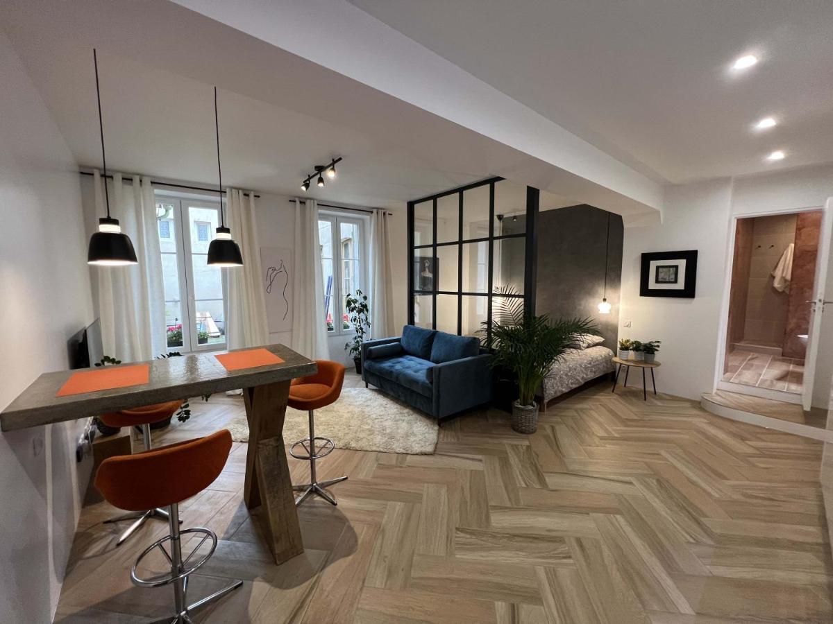 Bel Appartement Au Centre Du Vieux Joigny Dış mekan fotoğraf