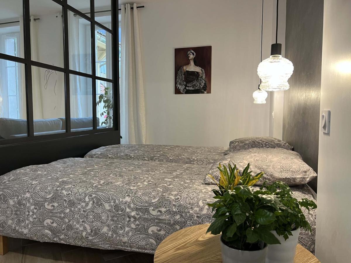 Bel Appartement Au Centre Du Vieux Joigny Dış mekan fotoğraf